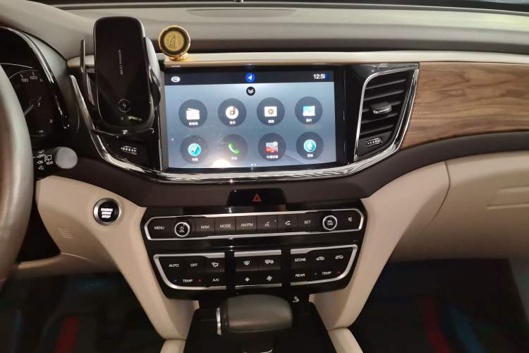 Used GAC Trumpchi GS8 2017 320T Two-Wheel Drive Luxury Smart Connectivity Version (7 Seats)