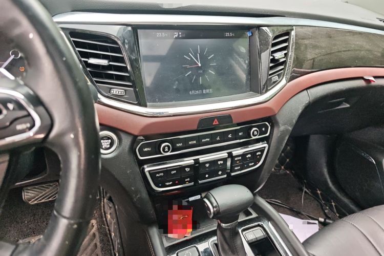 Used GAC Trumpchi GS8 2017 320T Two-Wheel Drive Luxury Smart Connectivity Version (7 Seats) Audio And AC Panel
