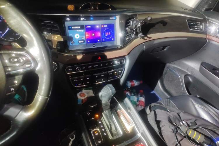 Used GAC Trumpchi GS8 2017 320T Two-Wheel Drive Prestige Version (7 Seats) Audio And AC Panel
