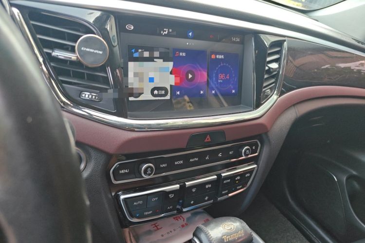Used GAC Trumpchi GS8 2017 320T Two-Wheel Drive Luxury Smart Connectivity Version (7 Seats) Audio And AC Panel