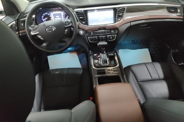 Used GAC Trumpchi GS8 2017 320T Two-Wheel Drive Luxury Edition (7 Seats) Center Console