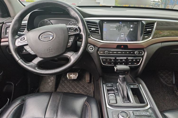 Used GAC Trumpchi GS8 2017 320T Four-Wheel Drive Supreme Edition (7-seater) Center Console