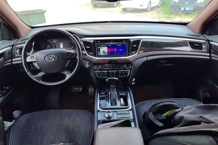 Used GAC Trumpchi GS8 2017 320T Four-Wheel Drive Luxury Smart Connectivity Version (7 Seats) Center Console