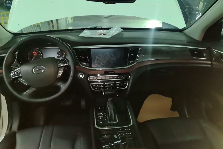 Used GAC Trumpchi GS8 2017 320T Two-Wheel Drive Prestige Version (7 Seats) Center Console