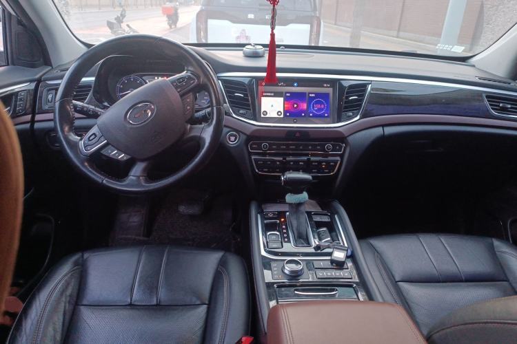 Used GAC Trumpchi GS8 2017 320T Four-Wheel Drive Luxury Smart Connectivity Version (7 Seats) Center Console