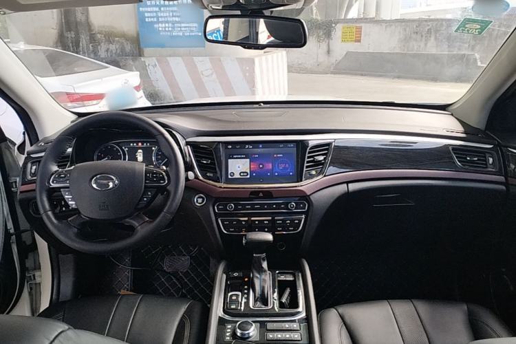 Used GAC Trumpchi GS8 2017 320T Four-Wheel Drive Luxury Smart Connectivity Version (7 Seats) Center Console