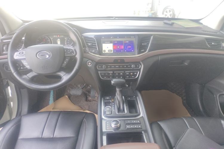 Used GAC Trumpchi GS8 2017 320T Four-Wheel Drive Luxury Smart Connectivity Version (7 Seats) Center Console