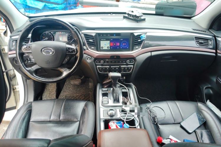 Used GAC Trumpchi GS8 2017 320T Four-Wheel Drive Luxury Smart Connectivity Version (7 Seats) Center Console