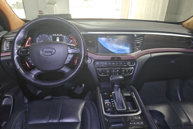Used GAC Trumpchi GS8 2017 320T Four-Wheel Drive Luxury Smart Connectivity Version (7 Seats) Center Console