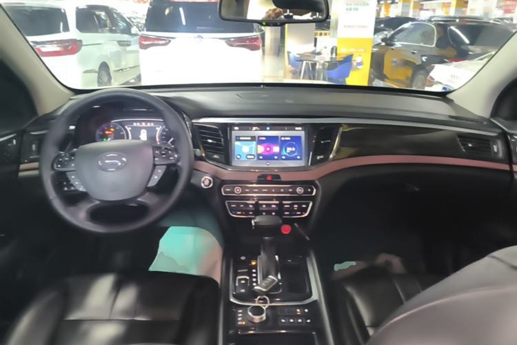 Used GAC Trumpchi GS8 2017 320T Four-Wheel Drive Luxury Smart Connectivity Version (7 Seats) Center Console