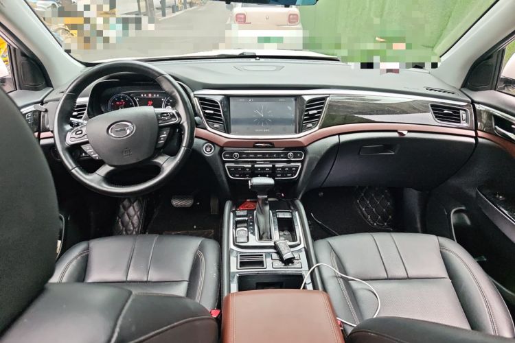 Used GAC Trumpchi GS8 2017 320T Two-Wheel Drive Luxury Smart Connectivity Version (7 Seats) Center Console