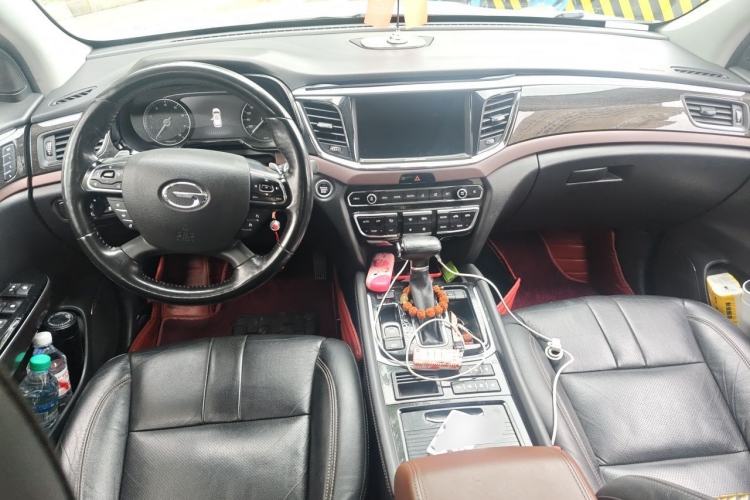 Used GAC Trumpchi GS8 2017 320T Two-Wheel Drive Luxury Smart Connectivity Version (7 Seats) Center Console