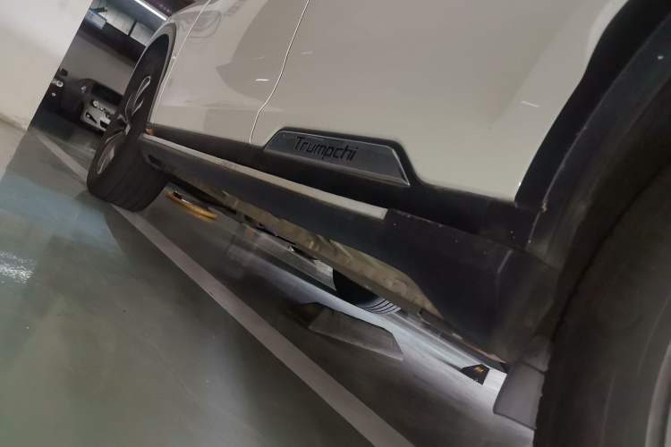 Used GAC Trumpchi GS8 2017 320T Two-Wheel Drive Luxury Smart Connectivity Version (7 Seats) Chassis Rear Left