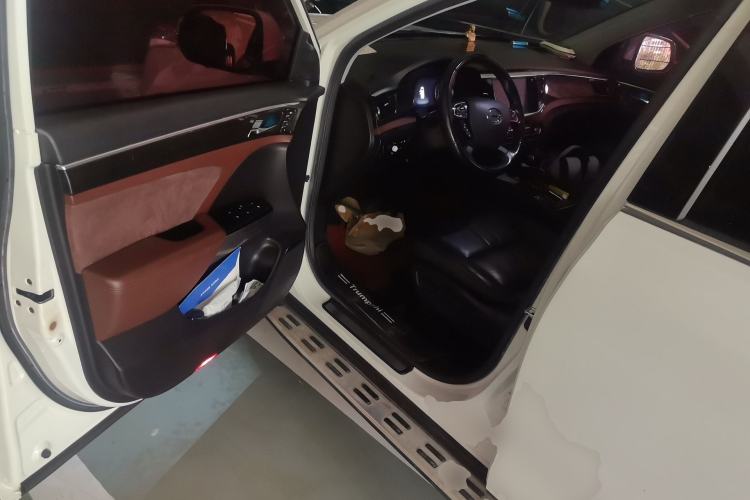 Used GAC Trumpchi GS8 2017 320T Two-Wheel Drive Luxury Smart Connectivity Version (7 Seats) Driver Seat