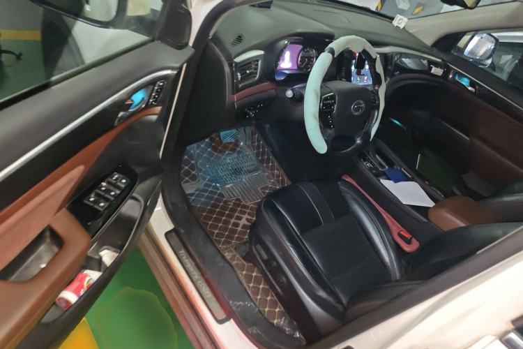 Used GAC Trumpchi GS8 2017 320T Two-Wheel Drive Luxury Smart Connectivity Version (7 Seats) Driver Seat