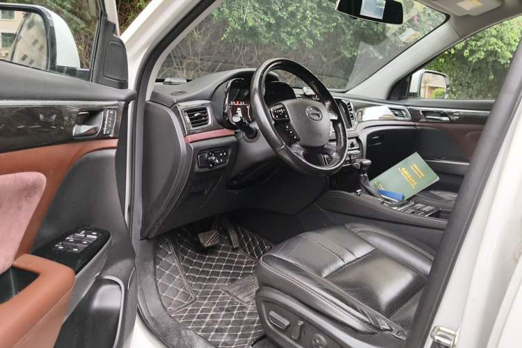 Used GAC Trumpchi GS8 2017 320T Two-Wheel Drive Luxury Smart Connectivity Version (7 Seats) Driver Seat
