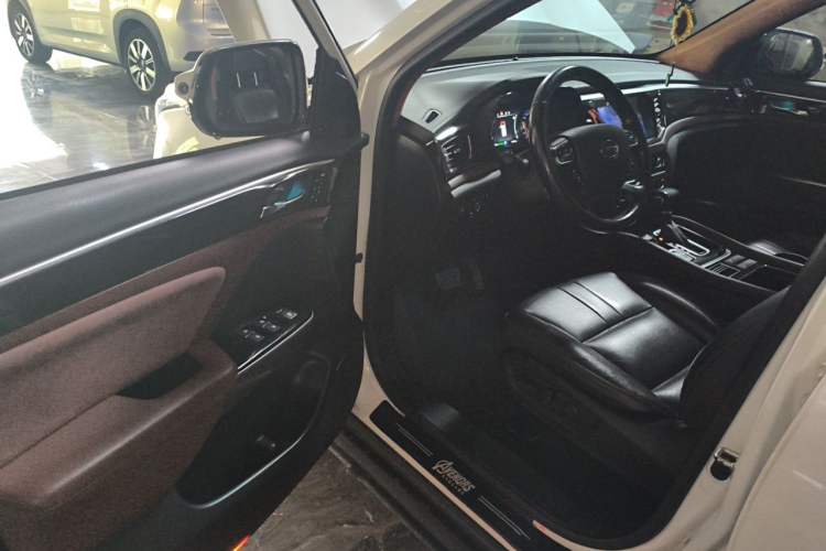Used GAC Trumpchi GS8 2017 320T Two-Wheel Drive Luxury Smart Connectivity Version (7 Seats) Driver Seat