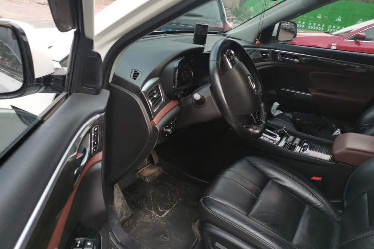 Used GAC Trumpchi GS8 2017 320T Two-Wheel Drive Luxury Smart Connectivity Version (7 Seats) Driver Seat