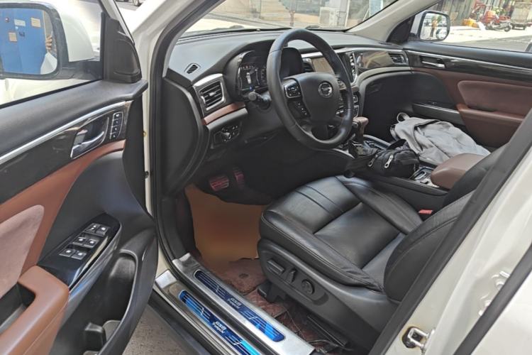 Used GAC Trumpchi GS8 2017 320T Two-Wheel Drive Luxury Smart Connectivity Version (7 Seats) Driver Seat