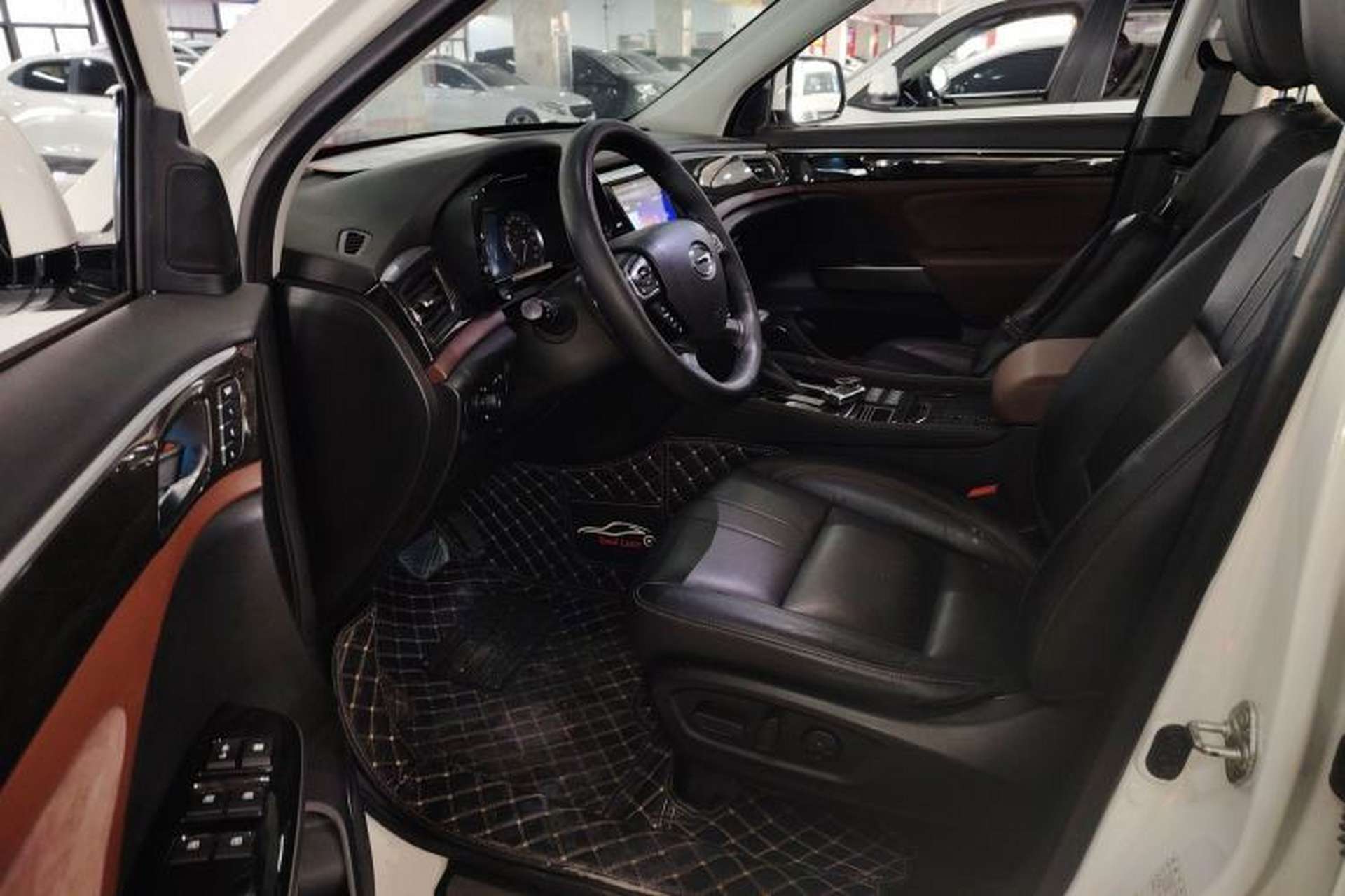 Used GAC Trumpchi GS8 2017 320T Two-Wheel Drive Luxury Smart Connectivity Version (7 Seats) Driver Seat
