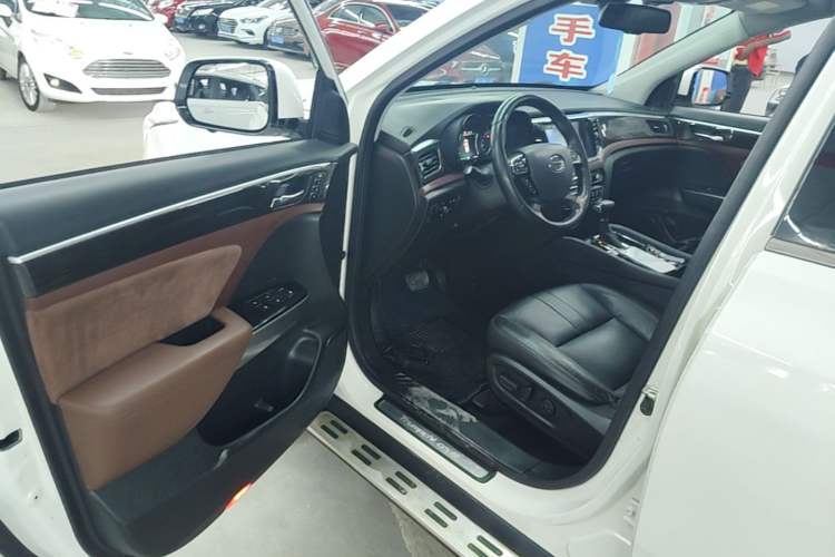 Used GAC Trumpchi GS8 2017 320T Two-Wheel Drive Luxury Smart Connectivity Version (7 Seats) Driver Seat
