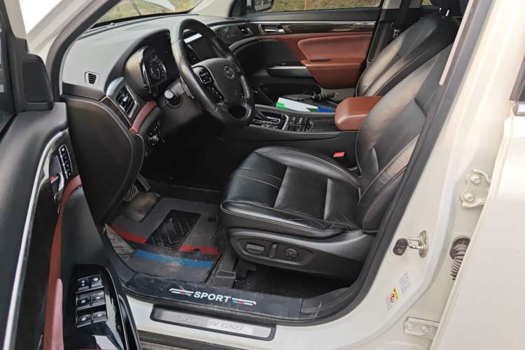 Used GAC Trumpchi GS8 2017 320T Two-Wheel Drive Luxury Smart Connectivity Version (7 Seats) Driver Seat