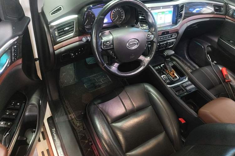 Used GAC Trumpchi GS8 2017 320T Two-Wheel Drive Luxury Smart Connectivity Version (7 Seats) Driver Seat