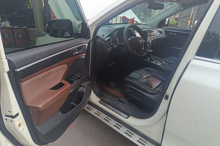 Used GAC Trumpchi GS8 2017 320T Two-Wheel Drive Luxury Smart Connectivity Version (7 Seats) Driver Seat