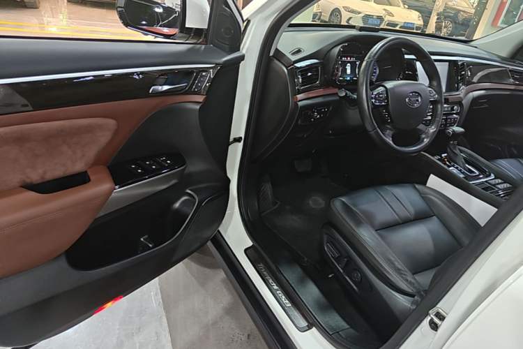 Used GAC Trumpchi GS8 2017 320T Two-Wheel Drive Luxury Smart Connectivity Version (7 Seats) Driver Seat