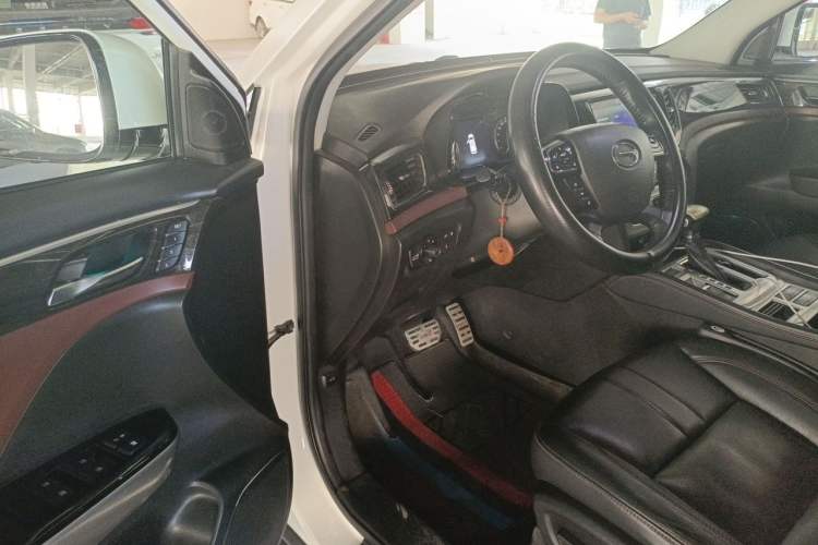 Used GAC Trumpchi GS8 2017 320T Two-Wheel Drive Luxury Smart Connectivity Version (7 Seats) Driver Seat