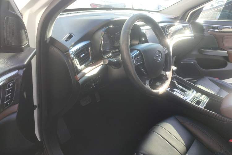 Used GAC Trumpchi GS8 2017 320T Two-Wheel Drive Luxury Smart Connectivity Version (7 Seats) Driver Seat