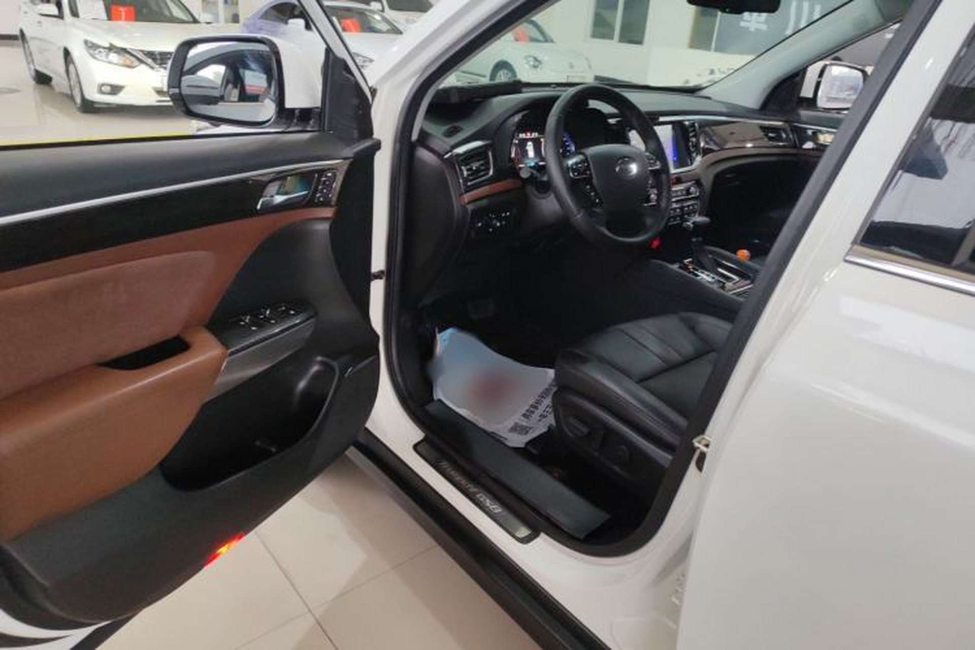 Used GAC Trumpchi GS8 2017 320T Two-Wheel Drive Luxury Smart Connectivity Version (7 Seats) Driver Seat