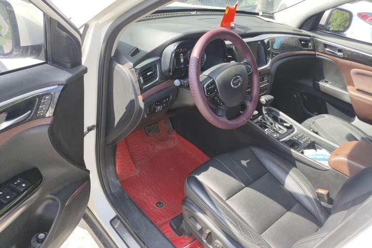 Used GAC Trumpchi GS8 2017 320T Two-Wheel Drive Luxury Smart Connectivity Version (7 Seats) Driver Seat