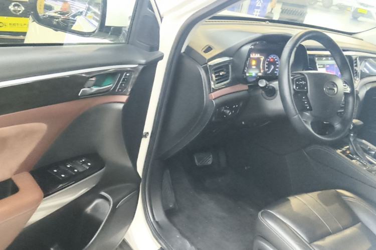 Used GAC Trumpchi GS8 2017 320T Two-Wheel Drive Luxury Smart Connectivity Version (7 Seats) Driver Seat
