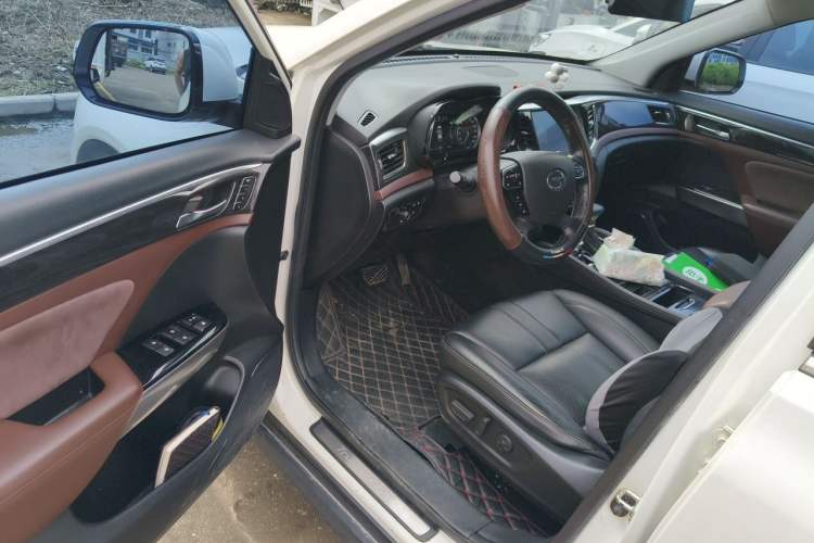Used GAC Trumpchi GS8 2017 320T Two-Wheel Drive Luxury Smart Connectivity Version (7 Seats) Driver Seat
