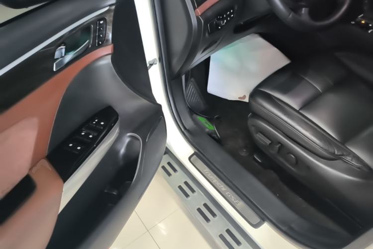 Used GAC Trumpchi GS8 2017 320T Four-Wheel Drive Luxury Smart Connectivity Version (7 Seats) Driver Seat