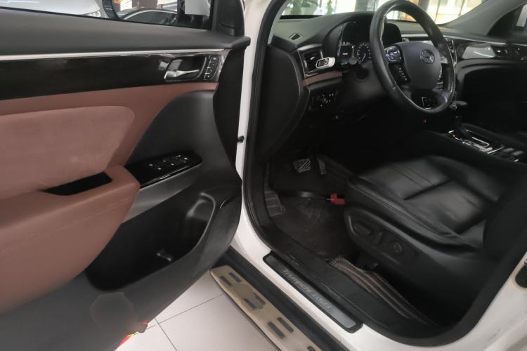 Used GAC Trumpchi GS8 2017 320T Two-Wheel Drive Luxury Smart Connectivity Version (7 Seats) Driver Seat