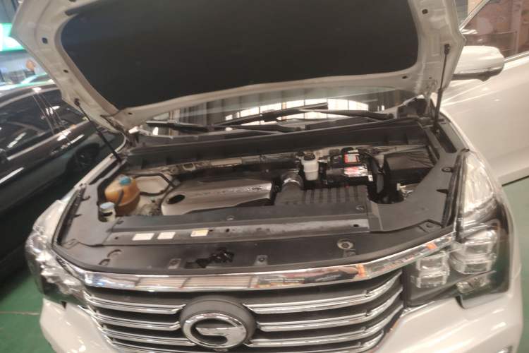 Used GAC Trumpchi GS8 2017 320T Two-Wheel Drive Luxury Smart Connectivity Version (7 Seats) Engine Bay