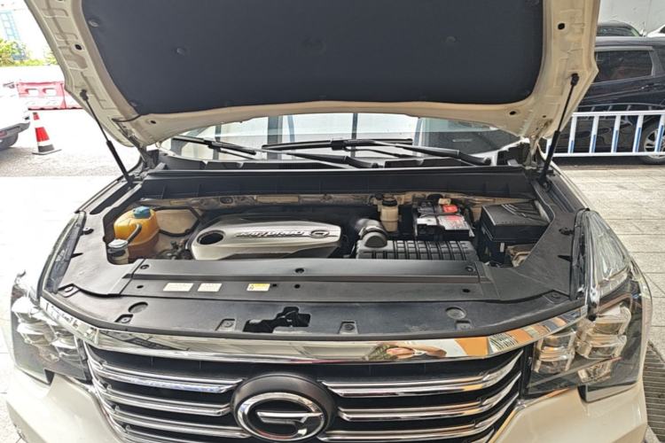 Used GAC Trumpchi GS8 2017 320T Two-Wheel Drive Luxury Smart Connectivity Version (7 Seats) Engine Bay
