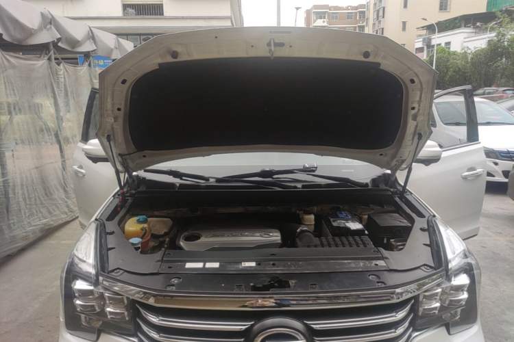 Used GAC Trumpchi GS8 2017 320T Two-Wheel Drive Luxury Smart Connectivity Version (7 Seats) Engine Bay