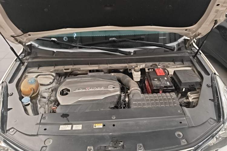 Used GAC Trumpchi GS8 2017 320T Two-Wheel Drive Luxury Smart Connectivity Version (7 Seats) Engine Bay