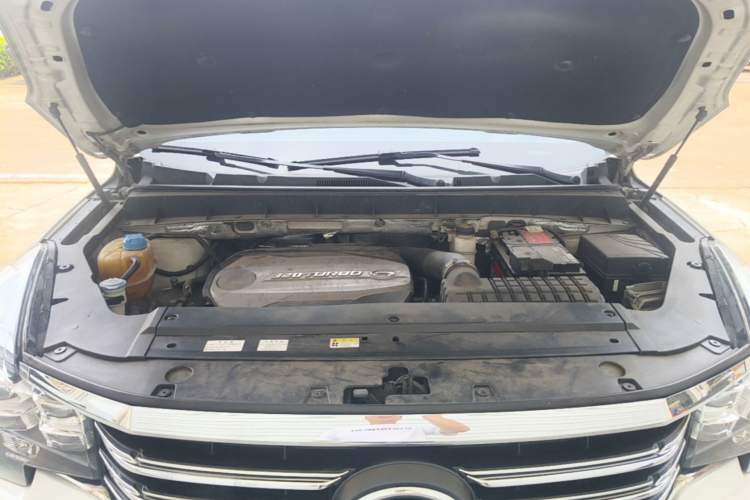 Used GAC Trumpchi GS8 2017 320T Two-Wheel Drive Luxury Smart Connectivity Version (7 Seats) Engine Bay