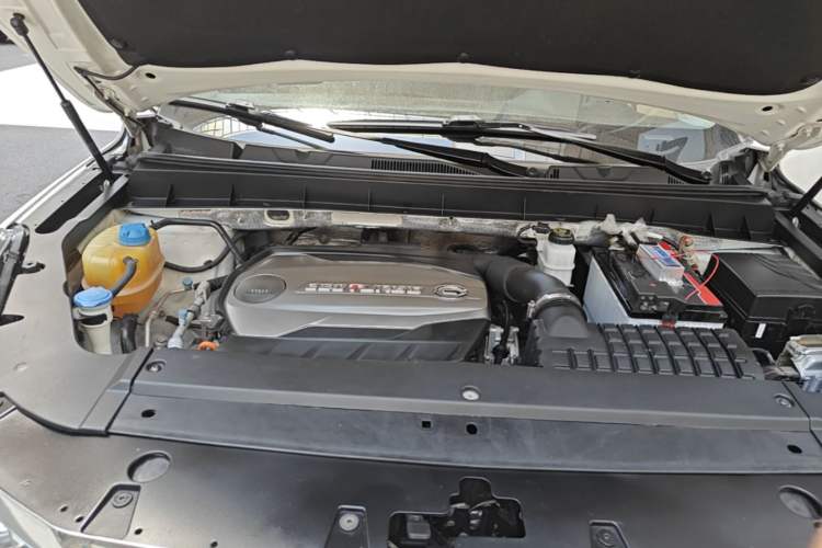 Used GAC Trumpchi GS8 2017 320T Two-Wheel Drive Luxury Smart Connectivity Version (7 Seats) Engine Bay