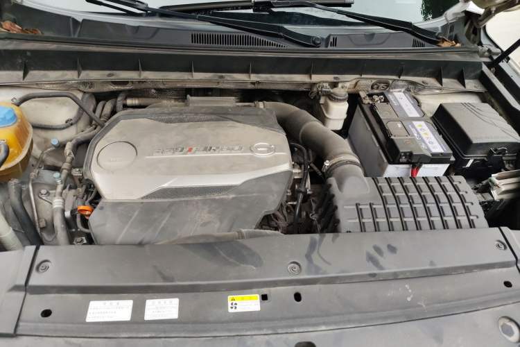 Used GAC Trumpchi GS8 2017 320T Two-Wheel Drive Luxury Smart Connectivity Version (7 Seats) Engine Bay
