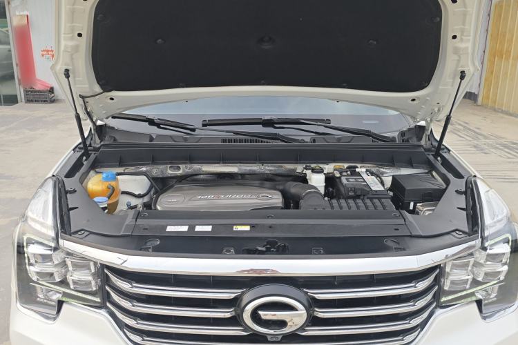 Used GAC Trumpchi GS8 2017 320T Two-Wheel Drive Luxury Smart Connectivity Version (7 Seats) Engine Bay
