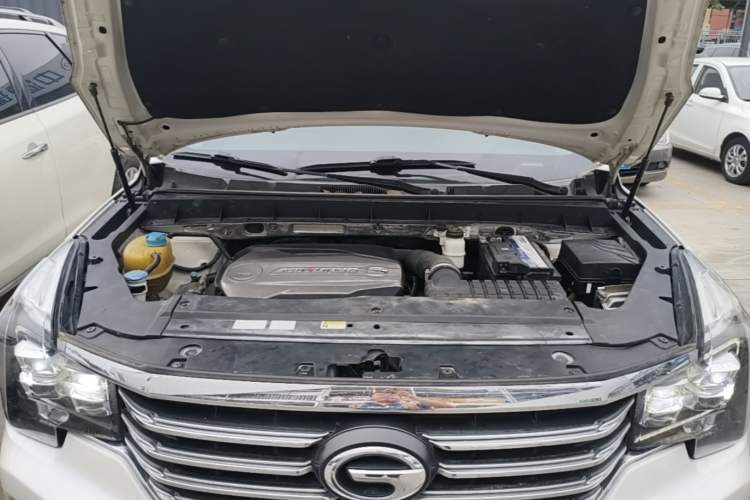Used GAC Trumpchi GS8 2017 320T Two-Wheel Drive Luxury Smart Connectivity Version (7 Seats) Engine Bay