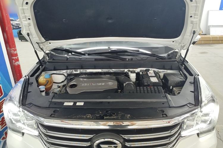 Used GAC Trumpchi GS8 2017 320T Two-Wheel Drive Luxury Smart Connectivity Version (7 Seats) Engine Bay