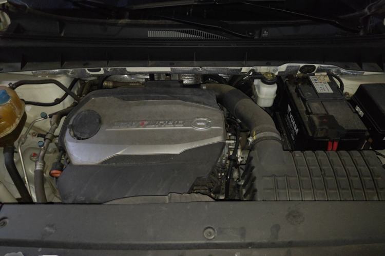Used GAC Trumpchi GS8 2017 320T Two-Wheel Drive Luxury Smart Connectivity Version (7 Seats) Engine Bay