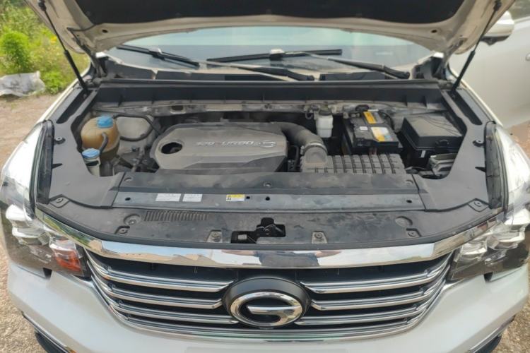Used GAC Trumpchi GS8 2017 320T Two-Wheel Drive Luxury Smart Connectivity Version (7 Seats) Engine Bay