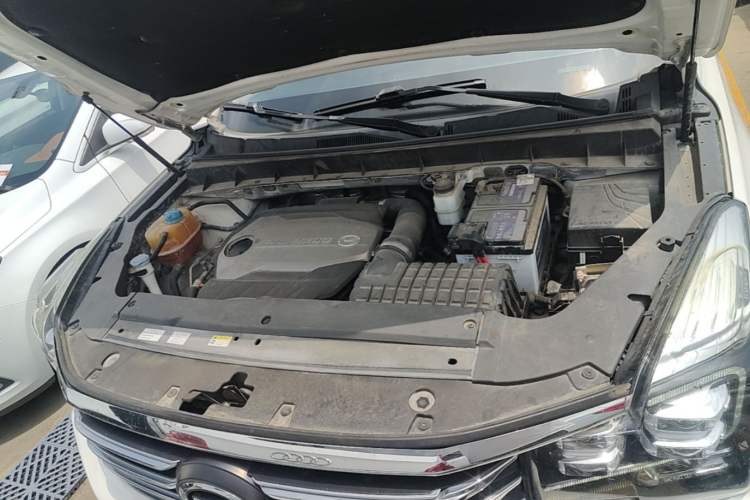 Used GAC Trumpchi GS8 2017 320T Two-Wheel Drive Luxury Smart Connectivity Version (7 Seats) Engine Bay